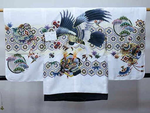 七五三 五歳 男児 羽織・着物・襦袢3点セット L寸 金刺繍 豪華絢爛 綸子地 白地 鷹 5歳 五才 5才 祝着 お仕立て無料 新品(株)安田屋 NO38722-2 七五三 五歳 男児 羽織・着物・襦袢3点セット L寸 金刺繍 豪華絢爛 綸子地 白地 鷹 5歳 五才 5才 祝着 お仕立て無料 新品(株)安田屋 NO38722-2