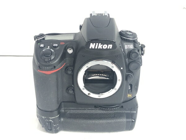 【中古】 Nikon D700 ボディ 一眼レフ カメラ MB-D10 バッテリーグリップセット S5907138