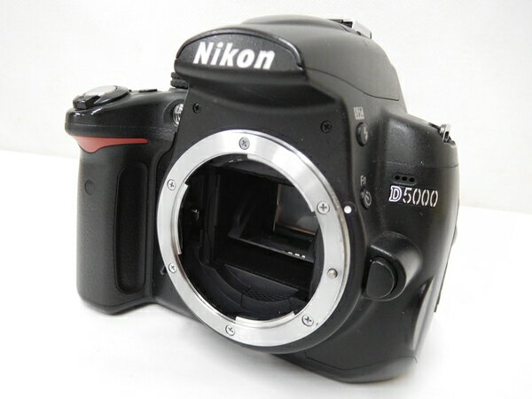 【中古】 Nikon デジタル一眼レフカメラ D5000 レンズキット T1859779