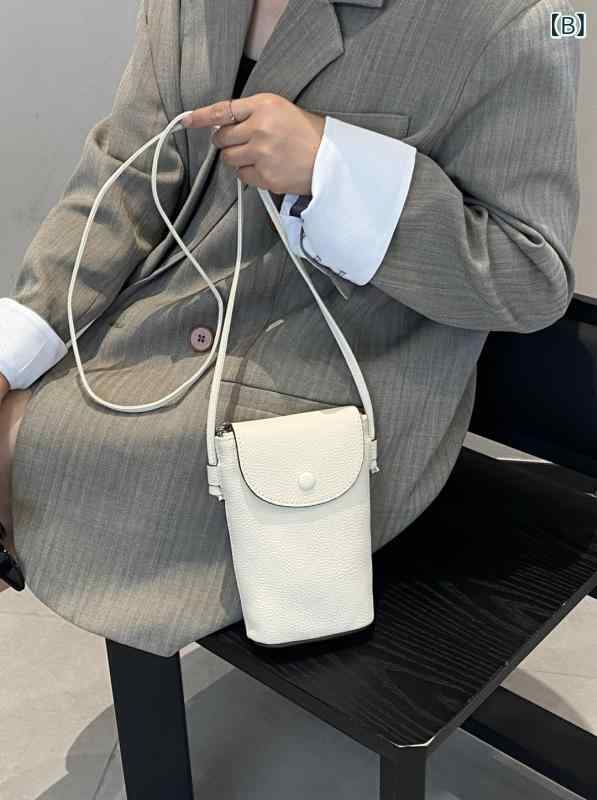 斜めがけバッグ レディース ミニ 軽便 携帯小銭入れ 鍵付き コンパクト 日常使い