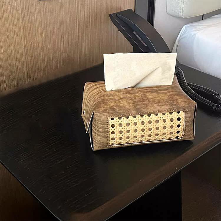 ティッシュケース おしゃれ 北欧 レザー ラタン風 籐編み ティッシュボックス コンパクト ティッシュカバー カントリー インテリア 雑貨 ナチュラル ボックスティッシュケース 省スペース かわいい お洒落 置物 合皮 フェイクレザー 卓上 収納 リビング 寝室 送料無料 [3]