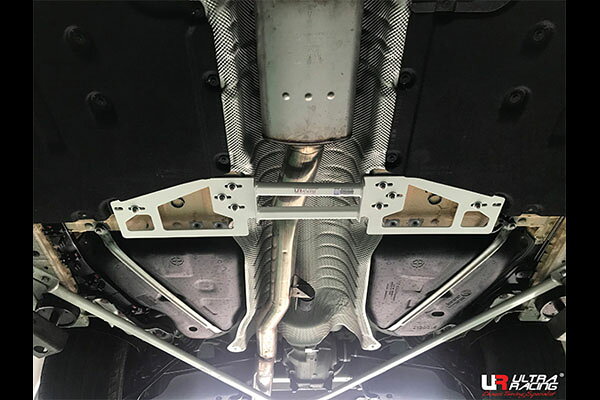 Ultra Racing ミドルメンバーブレースBMW 5シリーズ G30 JA20/JR20用 (ML4-4118)【補強パーツ】【自動車パーツ】ウルトラレーシング Middle Member Braces
