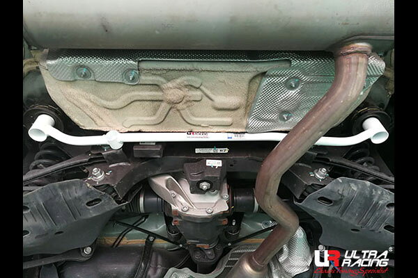 Ultra Racing リアメンバーブレースBMW 1シリーズ F20 1A16用 (RL4-3465)【補強パーツ】【自動車パーツ】ウルトラレーシング Rear Member Braces