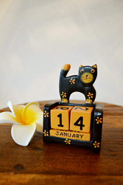 サイコロカレンダー 卓上カレンダー 日めくり アジアン雑貨 バリ ♪ネコのカレンダー(キューブタイプ 黒猫タイプ)♪ お…