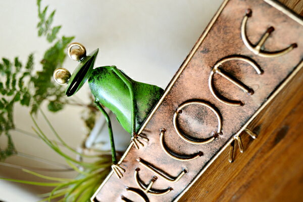 ウェルカムボード オブジェ 置物 アニマル アジアン雑貨 バリ ♪カエルのWELCOMEボード(アイアン製)♪ おしゃれ エスニック リゾート アジアンインテリア 玄関 お店 インテリア雑貨 デザイン雑貨 バリ風