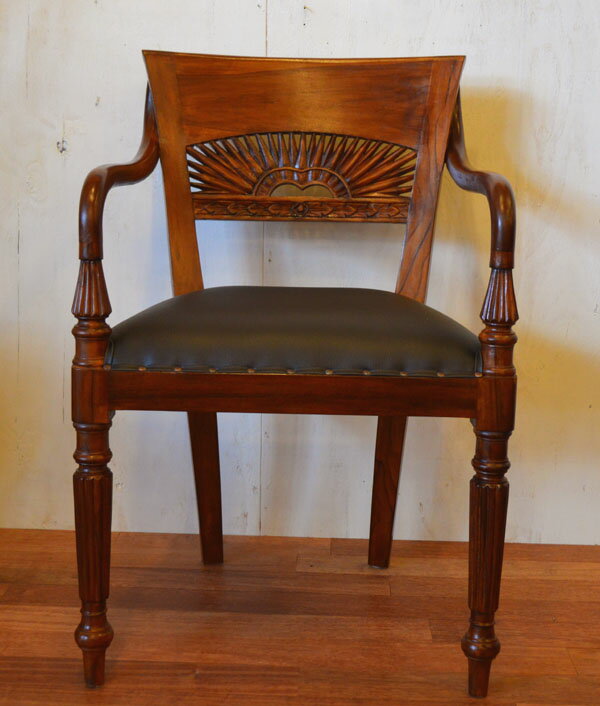 ★レビューで特典★【受注生産】マタハリ彫刻 ダイニングチェア(ひじ掛け付き)♪ ダイニングチェア 肘付き 木製 アジアン家具 バリ 椅子 イス おしゃれ インテリア アームチェア アンティーク調 チーク材 リゾート トライバル ホテルライク バリ風