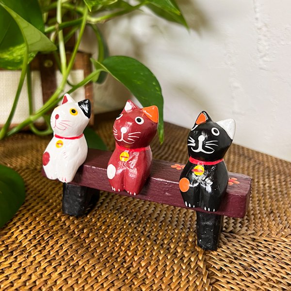 ◎10%OFFスーパーSALE◎★レビューで特典★置物 置き物 オブジェ オーナメント 飾り アニマル アジアン雑貨 バリ ♪3匹のバリ島招きネコ♪ おしゃれ リゾート トライバル ホテルライク アジアンインテリア インテリア雑貨 デザイン雑貨 バリ風 [2]