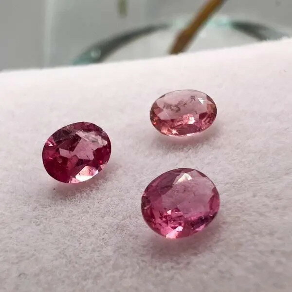 ピンクトルマリン オーバル 5mm×4mm W77880245♪ 天然石 ルース 宝石 ジェム 裸石 誕生石 10月 パワーストーン アクセサリーパーツ