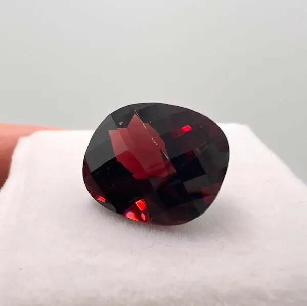 グロッシュラーライトガーネット 14mm×12mm クッションカット パイナップル W77880075♪ 天然石 ルース 宝石 ジェム 裸石 パワーストーン アクセサリーパーツ