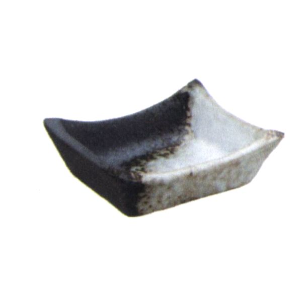 角のぞき（覗き）　黒焼締白釉流し　万古焼