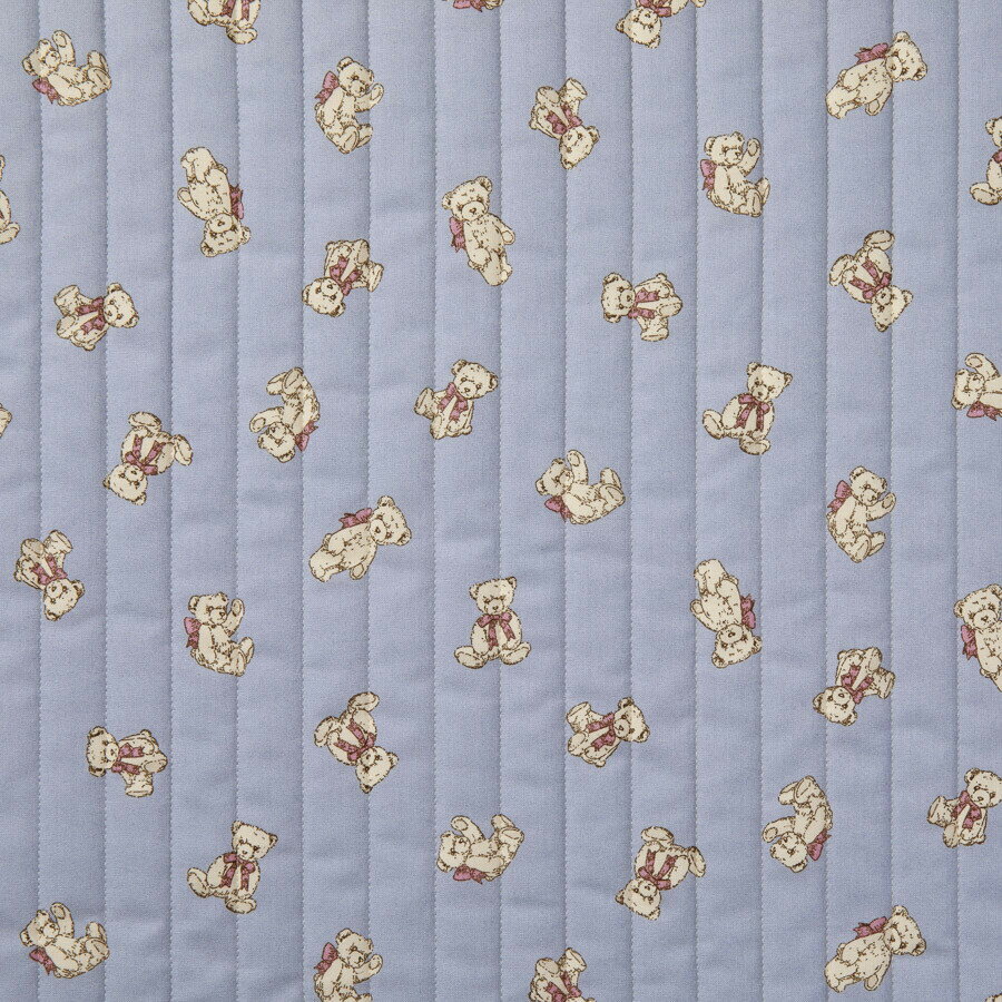 【送料無料】シーチングキルト ベア柄ニュアンスブルー 約105cm幅×50cm（50cmカットクロス）