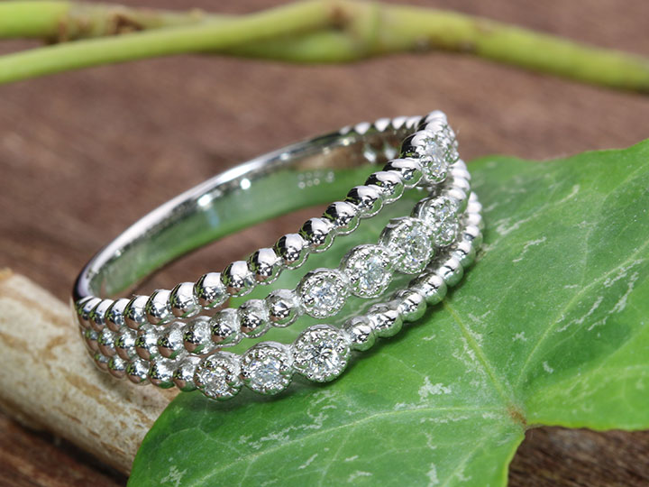 ダイヤモンド0.12ct3連・レイ...