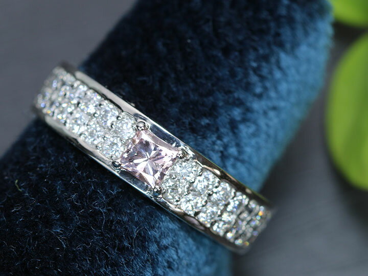 ピンクダイヤモンド0.335ct 大粒貫録 FANCY LIGHT PINK ほんのりピンク ダイヤパヴェアーム PT900 プラチナ リング・指輪 1点もの ソーティング付/Ycollectionワイコレクション/送料無料