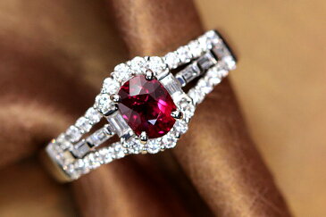ビルマ産非加熱ルビー0.77ct ノンヒートルビー 最高品質のピジョンブラッドカラー ダイヤモンド取り巻き0.39ct PT900プラチナリング 指輪 赤色が湧き上がる!瑞々しさに感動!1点もの/