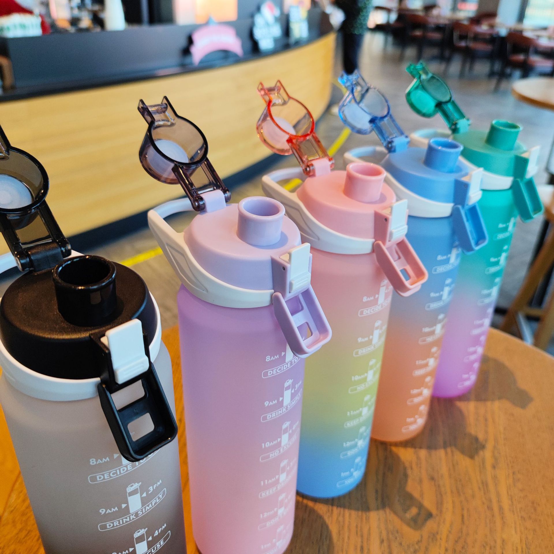 送料無料 水筒 スポーツボトル グラデーション色 水差し 1000ml 直飲み 携帯型 耐...