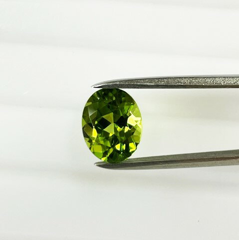ペリドット オーバル 3.01ct ルース ペリドット オーバル 3.01ct ルース