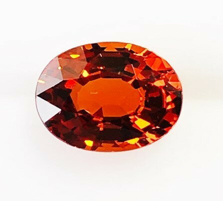 商品情報サイズ　重量2.82ct9.5×7.1×4.5mm商品について濃いオレンジ色をしたスペサタイトガーネットです。インクルージョンも無く、カットのバランスが良いテリのあるオーバルです。ご注意　商品の写真はなるべく実物に近い色で掲載しておりますが、モニターにより多少の違いが見られます。より詳しい情報をお求めのお客様は、どうぞお気軽にお問合せください。この商品は当店実店舗でも販売しております。在庫数の更新は随時行っておりますが、お買い上げいただいた商品が、品切れになってしまうこともございます。その場合、お客様には必ず連絡をいたしますが、ご注文をキャンセルさせていただく場合もございますことをあらかじめご了承ください。2