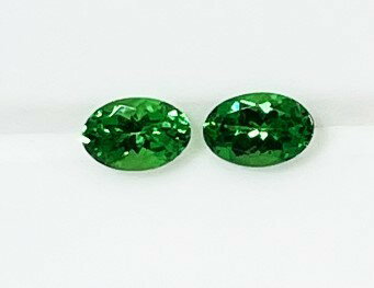 Green - グリーンガーネット　4x6　ペア1.07ct　ガーネット　ルース