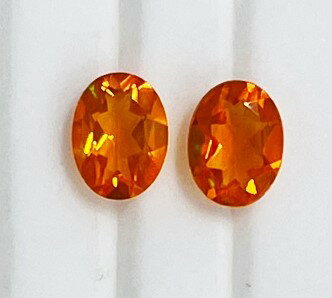 ファイヤーオパール　6x8　ペア　1.57ct ファセットカット　ルース