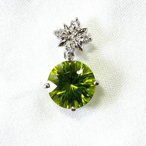 Rakuten - ペリドット　ペンダント　Pt 900ペリドット　8mm　2.11ct　Dia 0.05ct