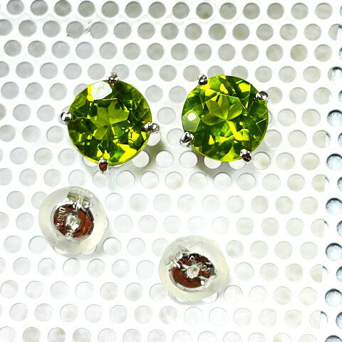 Rakuten - ペリドット　ピアス　Pt 900ペリドット　直径7mm　1.35ct／1.38ct