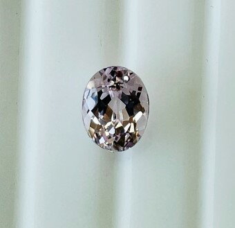 クンツァイト　オーバル　2.29ct　ルース