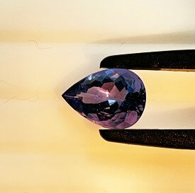 カラーチェンジフローライトペアシェイプ　5.34ct　ルース　フルオライト　蛍石