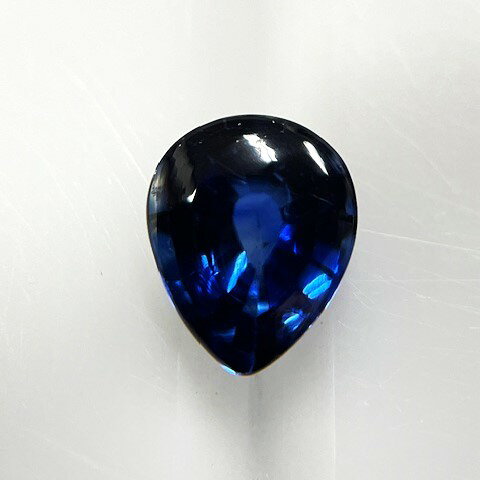 サファイア　ペアシェイプ　0.78ct　バフトップ