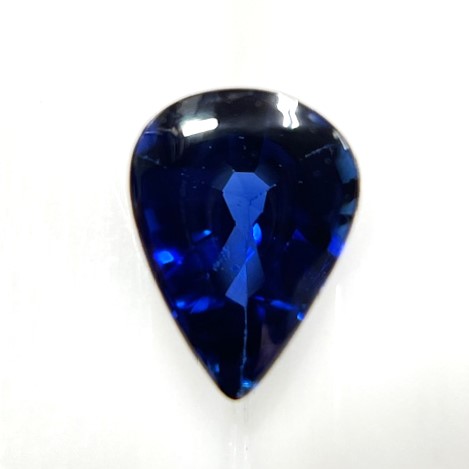 サファイア　ペアシェイプ　0.64ct 　バフトップ