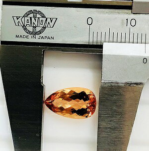 gem-ichinoseのインペリアルトパーズ　ペアシェイプ　4.48ctルース　トパーズ｜アングル2