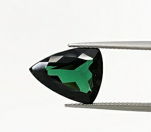グリーントルマリン　変型カット　7.06ct 　ルース