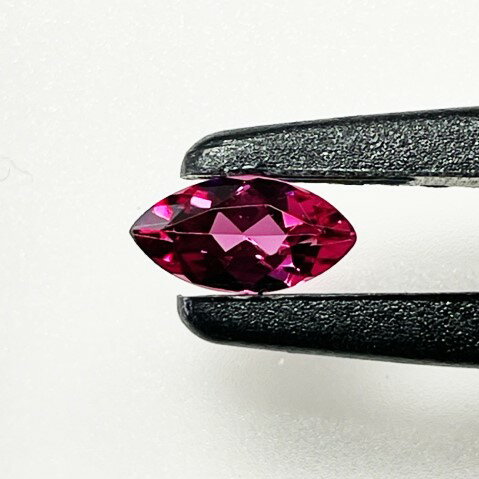 ピンクトルマリン　マーキスカット　0.84ct　ルース