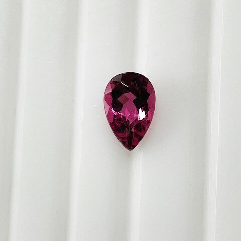 ピンクトルマリン　ペアシェイプ　1.26ct　ルース