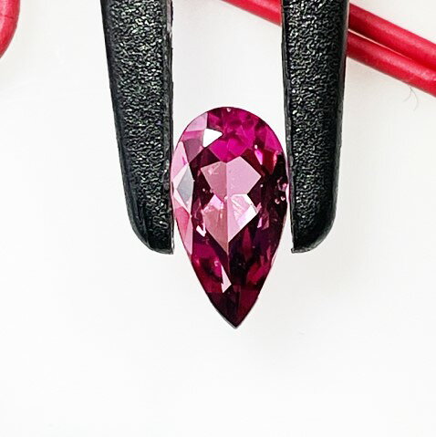 ピンクトルマリン　ペアシェイプ　0.96ct　ルース