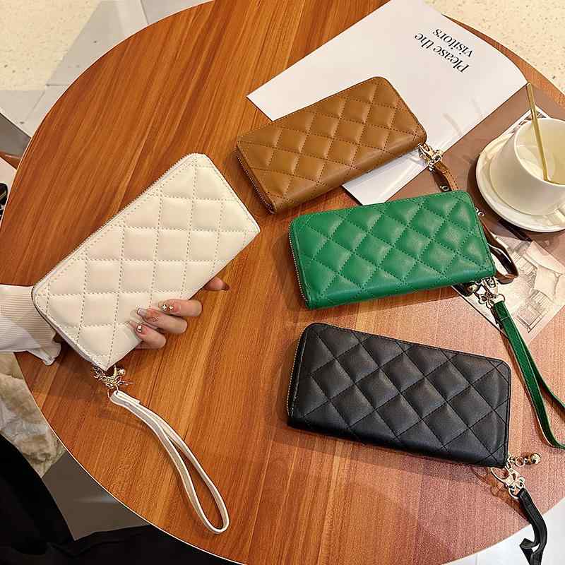 乐天商城 - 韓国 財布 女性 レディース ファッション おしゃれ かわいい ウォレット シンプル 長財布 ロング 大容量 小銭入れ カード 刺繍 キルティング ストラップ 落下防止 紛失防止