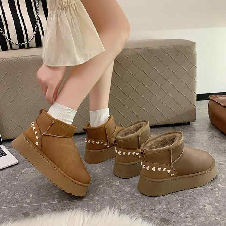 女性 韓国 おすすめ 秋冬 レディース ファッション かわいい おしゃれ シンプル 靴 ブーツ 厚底 スノー ベルベット ショート 滑り止め 暖かい ムートン ふわふわ スタッズ