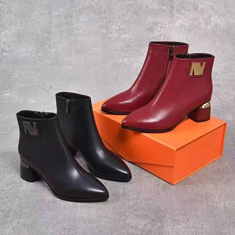 女性 韓国 おすすめ 秋冬 レディース ファッション かわいい おしゃれ シンプル 靴 ブーツ ショート ヒール 厚手