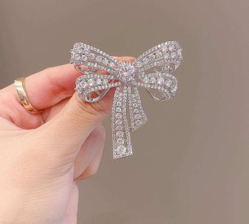 母の日 敬老 ブローチ レディース ファッション 女性 かわいい おしゃれ 韓国 高級 ギフト プレゼント アクセサリー ジュエリー コサージュ エレガント ラインストーン キラキラ クリスタル ピン リボン 装飾