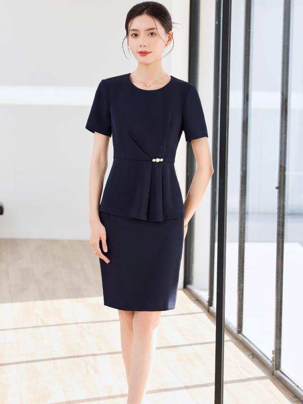 ・主な素材: ポリエステル70-80%、ビスコース30%以下・カラー展開: ブラックスーツ+ブラックスカート、ダークブルースーツ+ダークブルースカート、ブラックスーツ+ブラックパンツ、ダークブルースーツ+ダークブルーパンツ、ブラックスーツ+ブラックスカート+パンツ、ダークブルースーツ+ダークブルースカート+パンツ、単品ブラックスーツ、単品ダークブルースーツ・サイズ展開: S、M、L、XL、XXL、XXXL、XXXXL、5XL・スタイル: OL通勤・スカート丈: 短スカート・袖型: レギュラースリーブ・袖丈: 3分袖