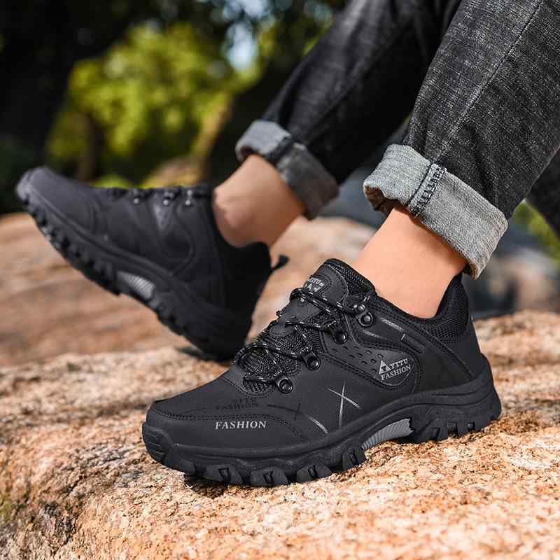 樂天商城 - 登山メンズ 軽登山靴 アウトドア トレッキングシューズ ハイキング シューズ 運動靴 スニーカー 男性用 スポーツ 靴 軽量 ラウンドトゥ フラット ローカット レースアップ 太空革 メッシュ 衝撃吸収 滑り止め 履きやすい オールシーズン