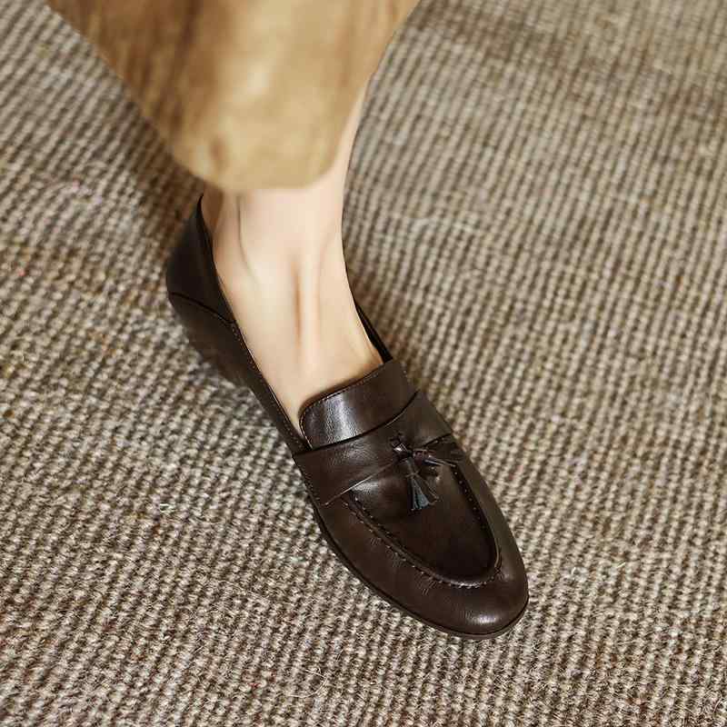 Rakuten - ローファー レディース 女性用 パンプス シューズ 靴 レザー 牛革 フリンジ タッセル チャンキーヒール 太ヒール ミドルヒール 3.5cm ラウンドトゥ 履きやすい カジュアル 歩きやすい 春夏秋 婦人靴 ブラック ブラウン