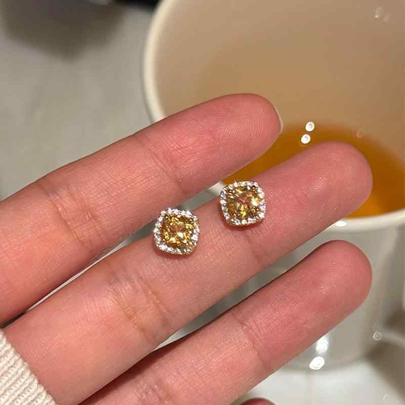 乐天商城 - 耳飾り ピアス レディース 天然 黄水晶 シトリン 小粒 スクエア 四角 幾何学 ゴールド シルバー キラキラ 高級感 カジュアル フォーマル 通勤 オフィス 普段使い デイリー プレゼント ギフト 女性用 かわいい おしゃれ 一粒 ジュエリー アクセサ