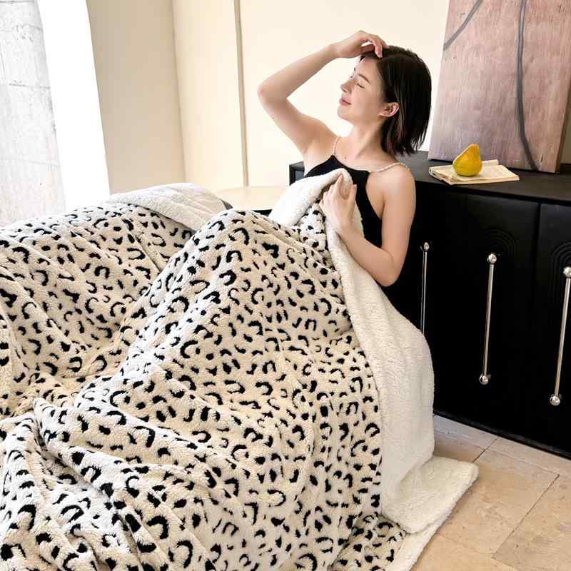 毛布 ヒョウ柄 ブランケット フランネル あったか 秋冬 ひざ掛け オフィス 車内