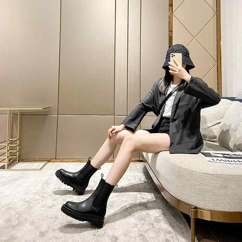 ブーツ レディース ショートブーツ チェルシーブーツ 革 ブラック 筒丈ミドル丈 ラウンドトゥ 太ヒール 3cm～5cm 防滑 保温 耐摩耗 秋冬