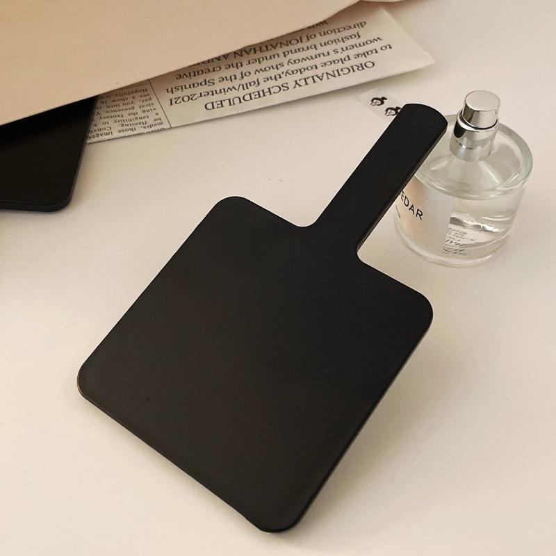 手鏡 ハンドミラー 化粧鏡 携帯ミラー 持ち運び 鏡 プラスチック製