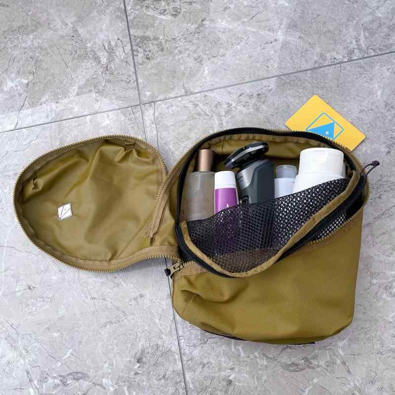 洗漱用品バッグ レディース メンズ 5L トラベルポーチ 防水 軽量 携帯用 収納 整理 大容量 旅行用 アメニティ 化粧品 ブラック ネイビー カーキ イエロ...