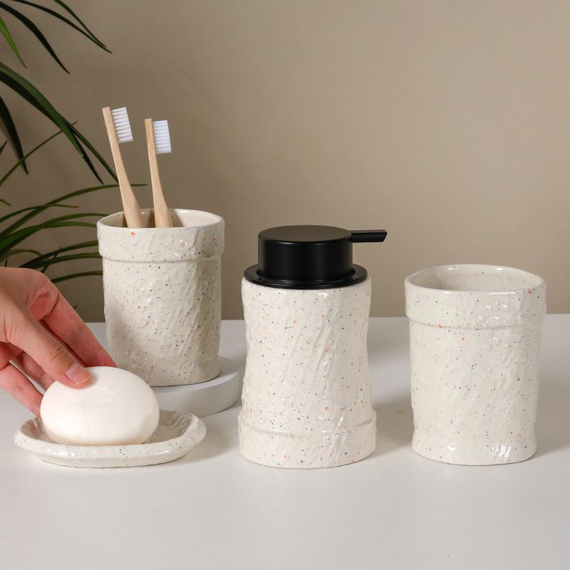 陶器 バスルーム セット レディース メンズ 兼用 4点セット 歯ブラシホルダー ソープディッシュ 乳液ボトル ホテル 旅館 アメニティ(x2)