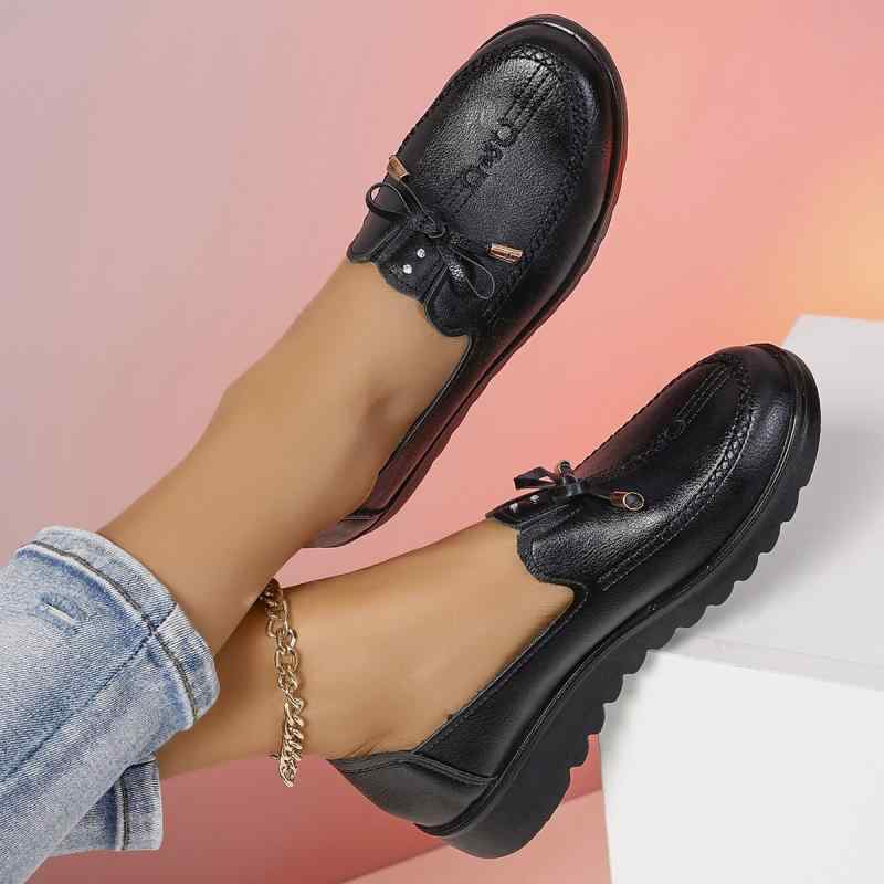 靴 レディース 婦人靴 レザーシューズ ローファー スリッポン 春 靴擦れ防止 柔らかい 履きやすい 歩き..