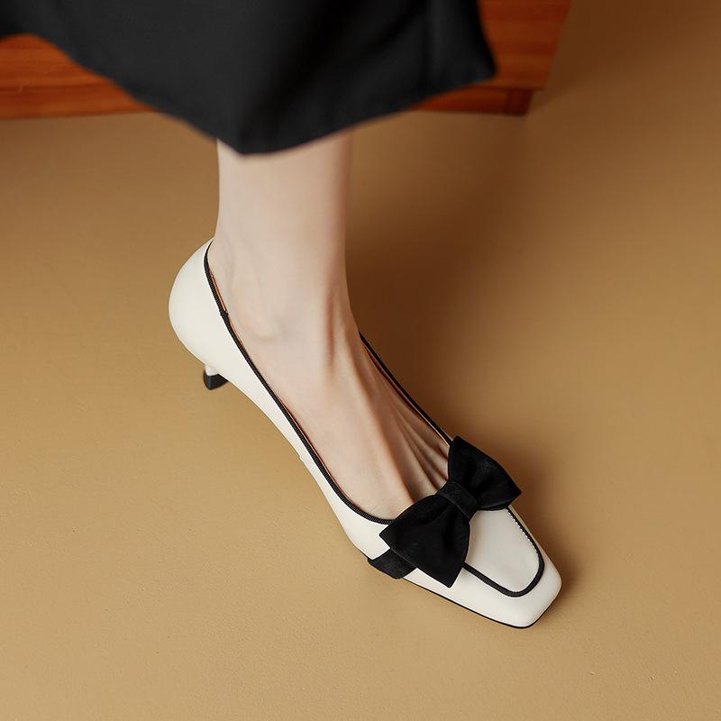 パンプス レディース 革 スクエアトゥ チャンキーヒール ハイヒール 婦人靴 スリップオン 無地 春夏 レトロ ベージュ系 オフホワイト 通勤 デート