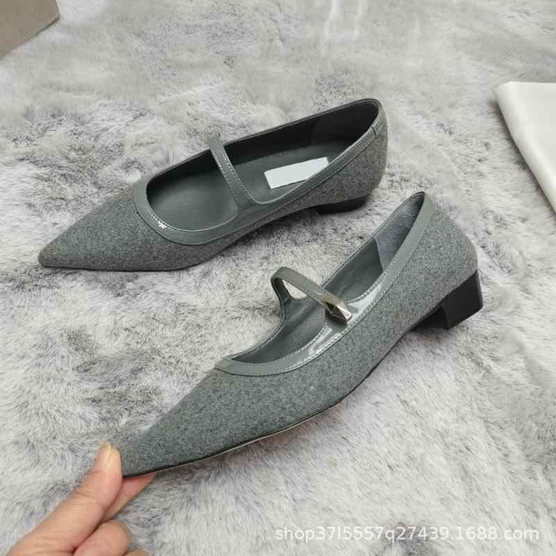 パンプス レディース 漆皮 メリージェーンシューズ ストラップ ポインテッドトゥ ローヒール フラット 歩きやすい 履きやすい かわいい ガーリー ブラック 黒 杏色 シャンパンカラー グレー 春夏 秋冬